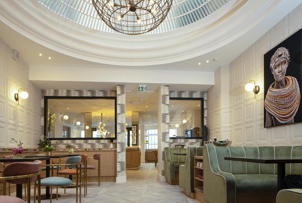 Coin salon dans l'établissement Hotel Phileas Lazare & Spa - Opera