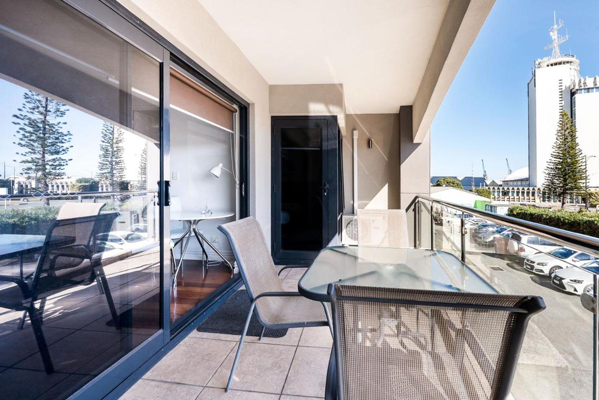 Fremantle Harbourside Luxury Apartments - Housity