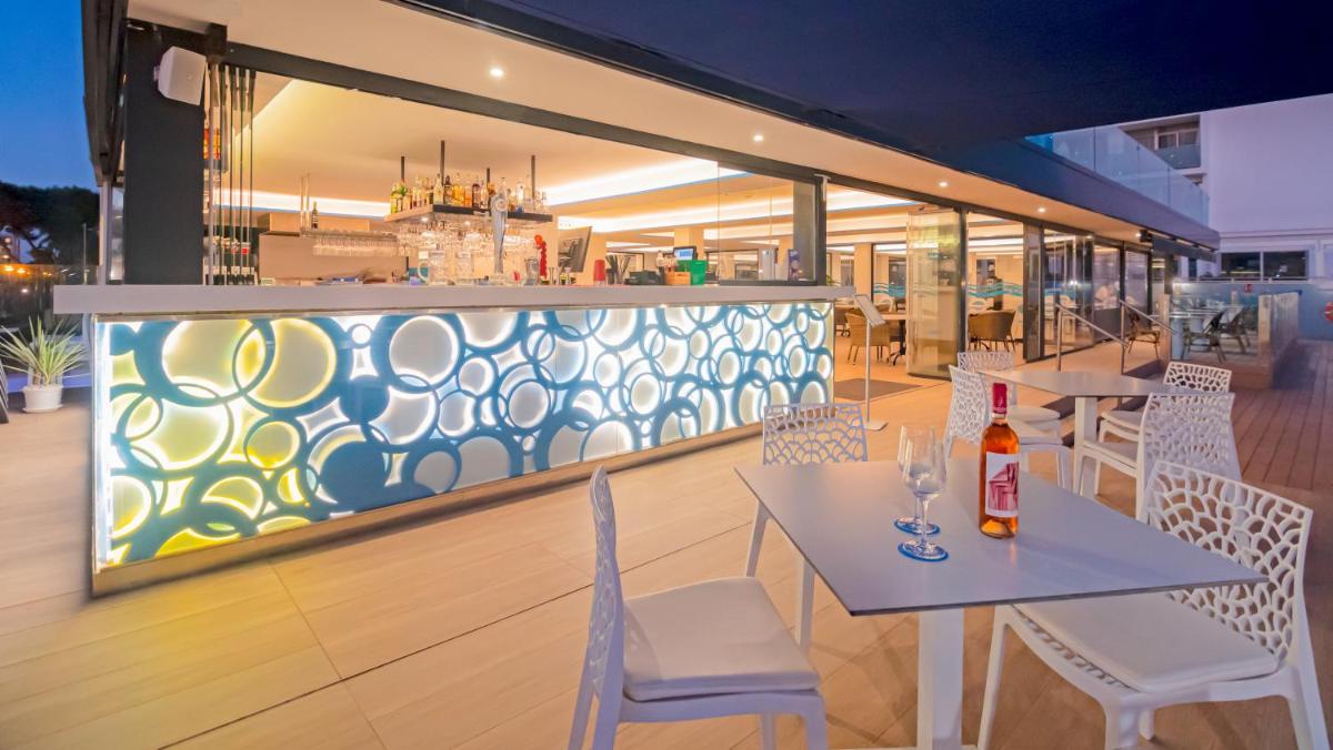 Bebidas en Hotel Negresco - Adults Only
