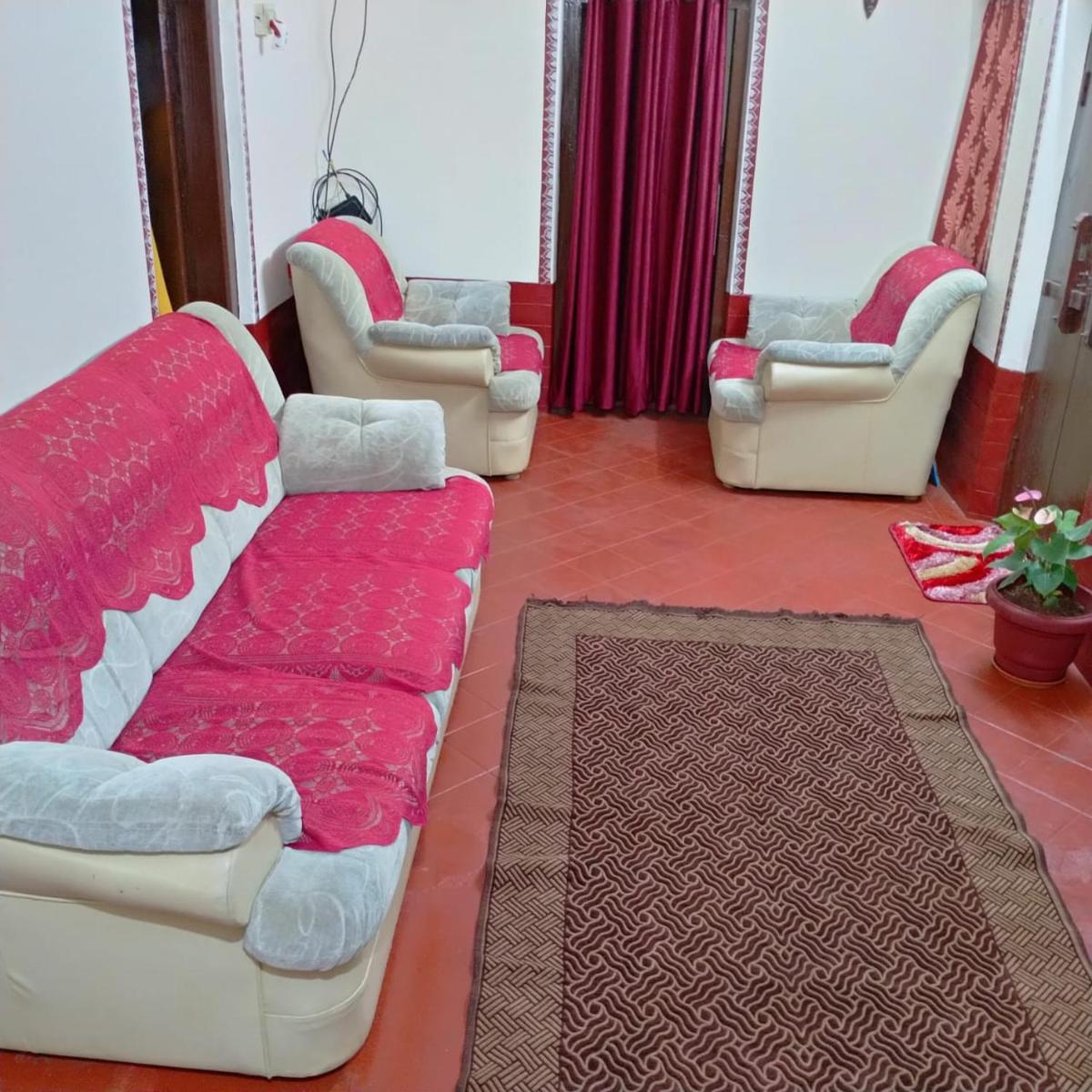 Granny's Beach House - Housity
