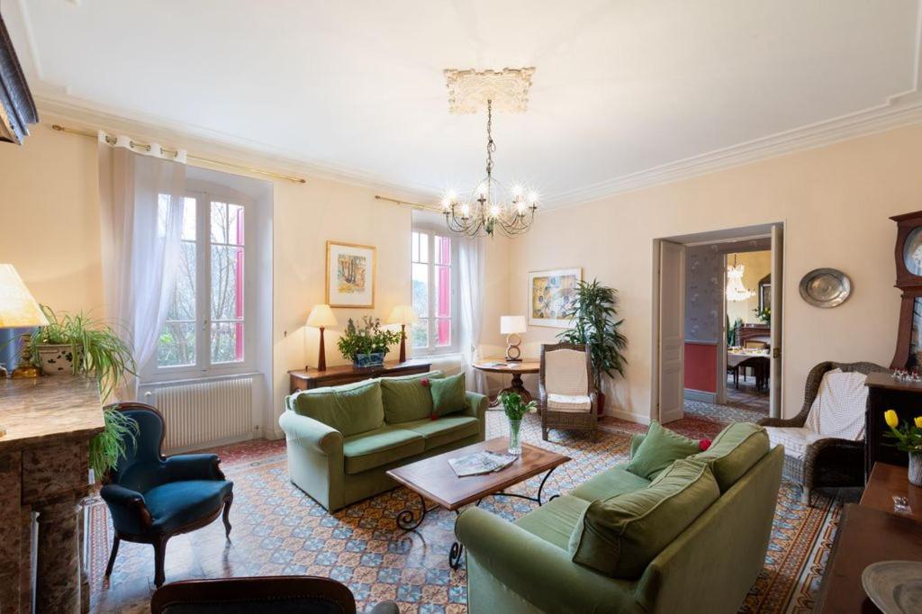 Maison d'Aladern - Housity