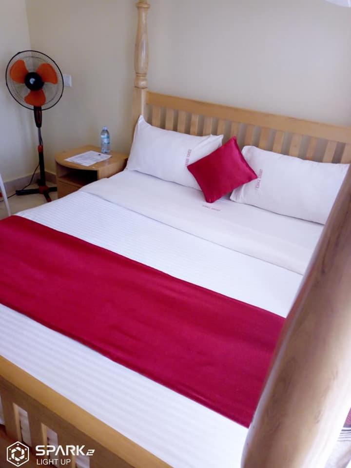 Kiboga Resort Hotel - Housity