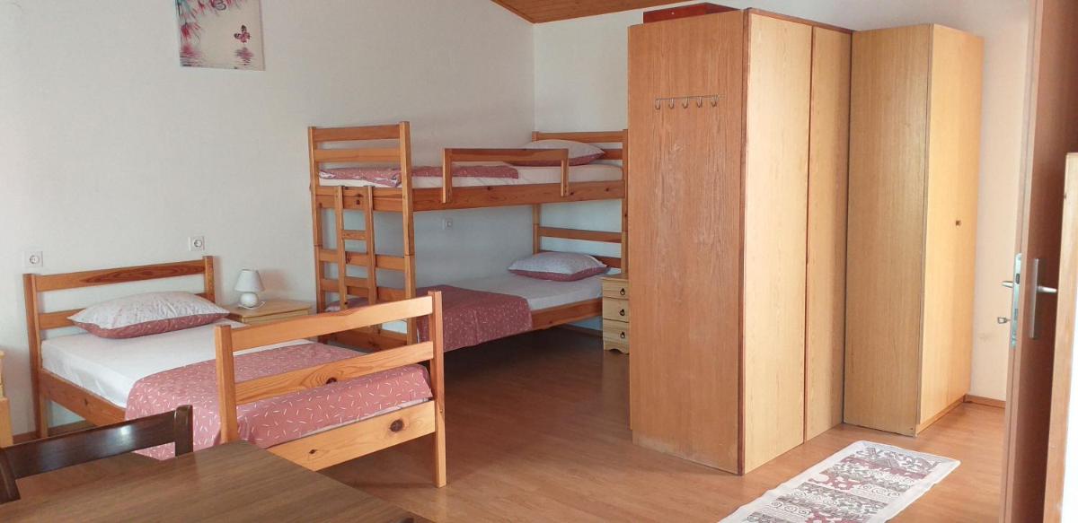 Apartment Beautiful Črni Kal - Housity
