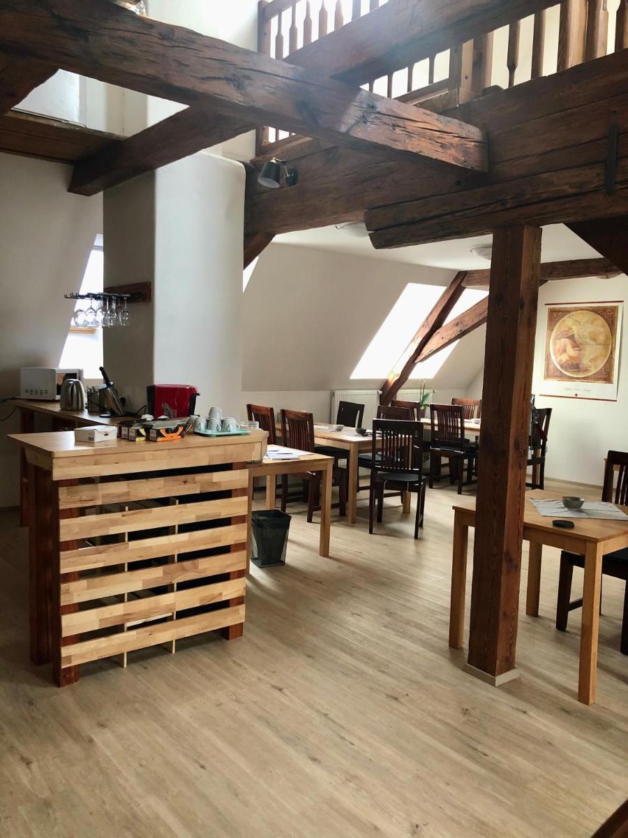 Penzion U Kapitána - Housity