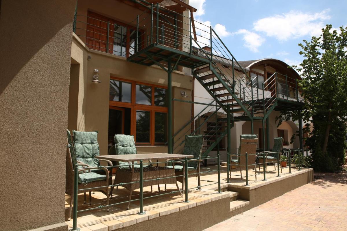Suitetrails - Hunyadi Panzió-Apartman