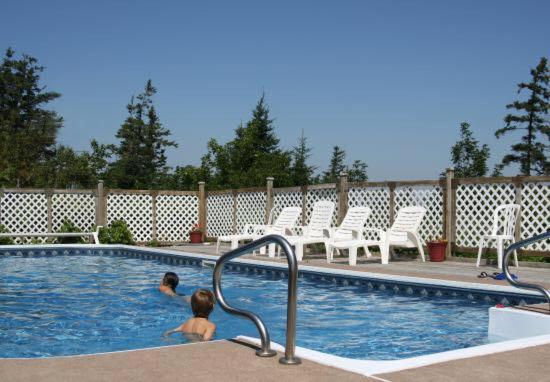 Smith Rock Chalets - Housity