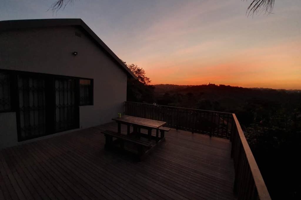 Suitetrails - Albizia View Apartment