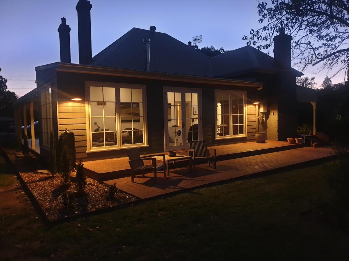 Kings Cottage Uralla - Housity