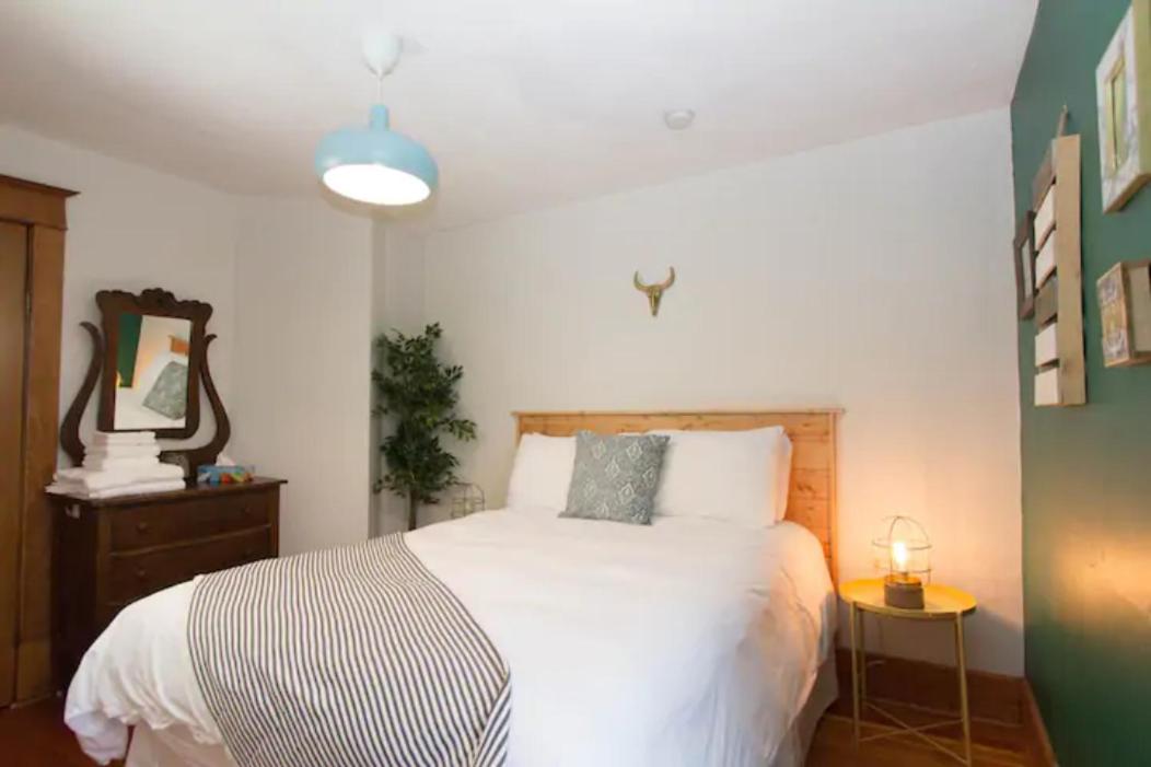 Banff's Rocky Mountain House - Housity