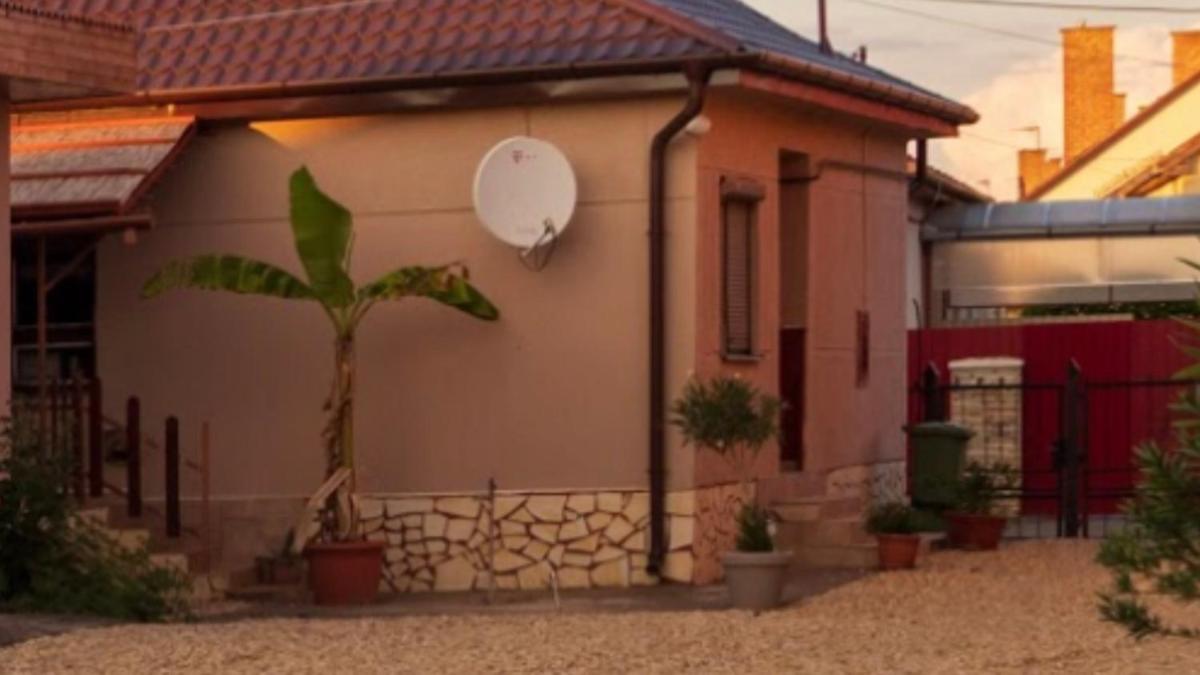 Ivanhoe Apartman - Housity