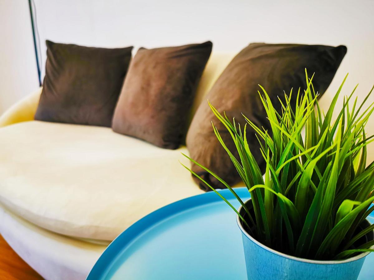 Simfoni Level 39 Superior Designer Studio with 100mbps WiFi & Netflix - Housity