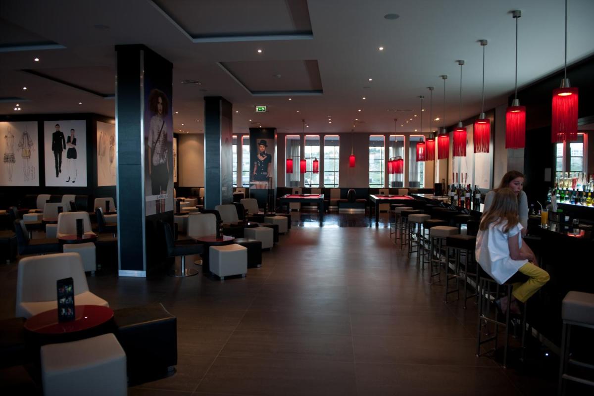 Um restaurante ou outro lugar para comer em Vila Gale Lagos