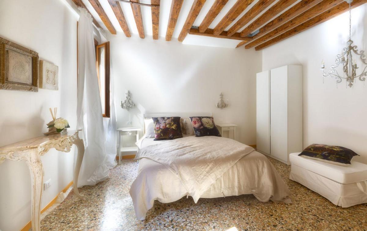 Laguna724 - Housity