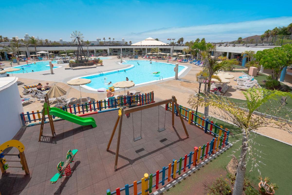 Piscina en o cerca de Relaxia Lanzasur Club - Aqualava Water Park