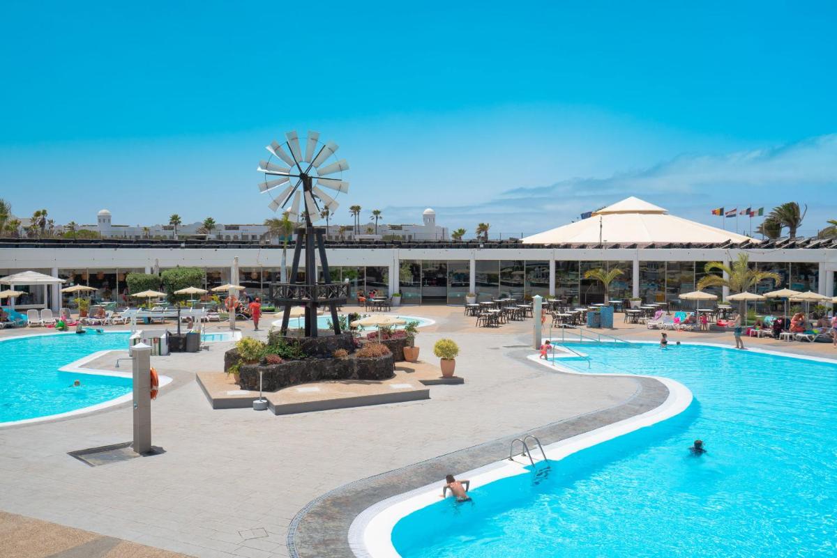 Piscina en o cerca de Relaxia Lanzasur Club - Aqualava Water Park