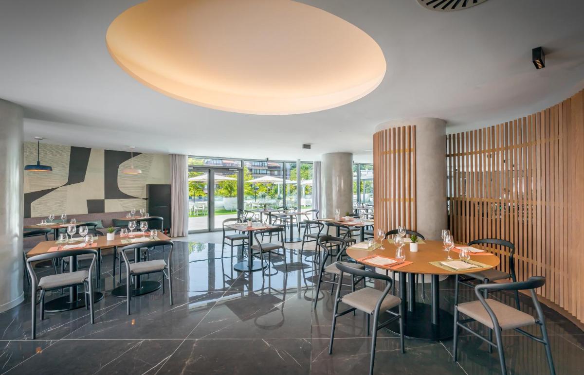 Un restaurante o sitio para comer en Barceló Costa Vasca