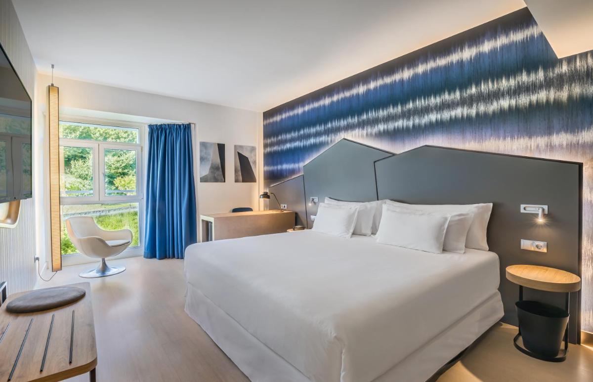 Cama o camas de una habitación en Barceló Costa Vasca