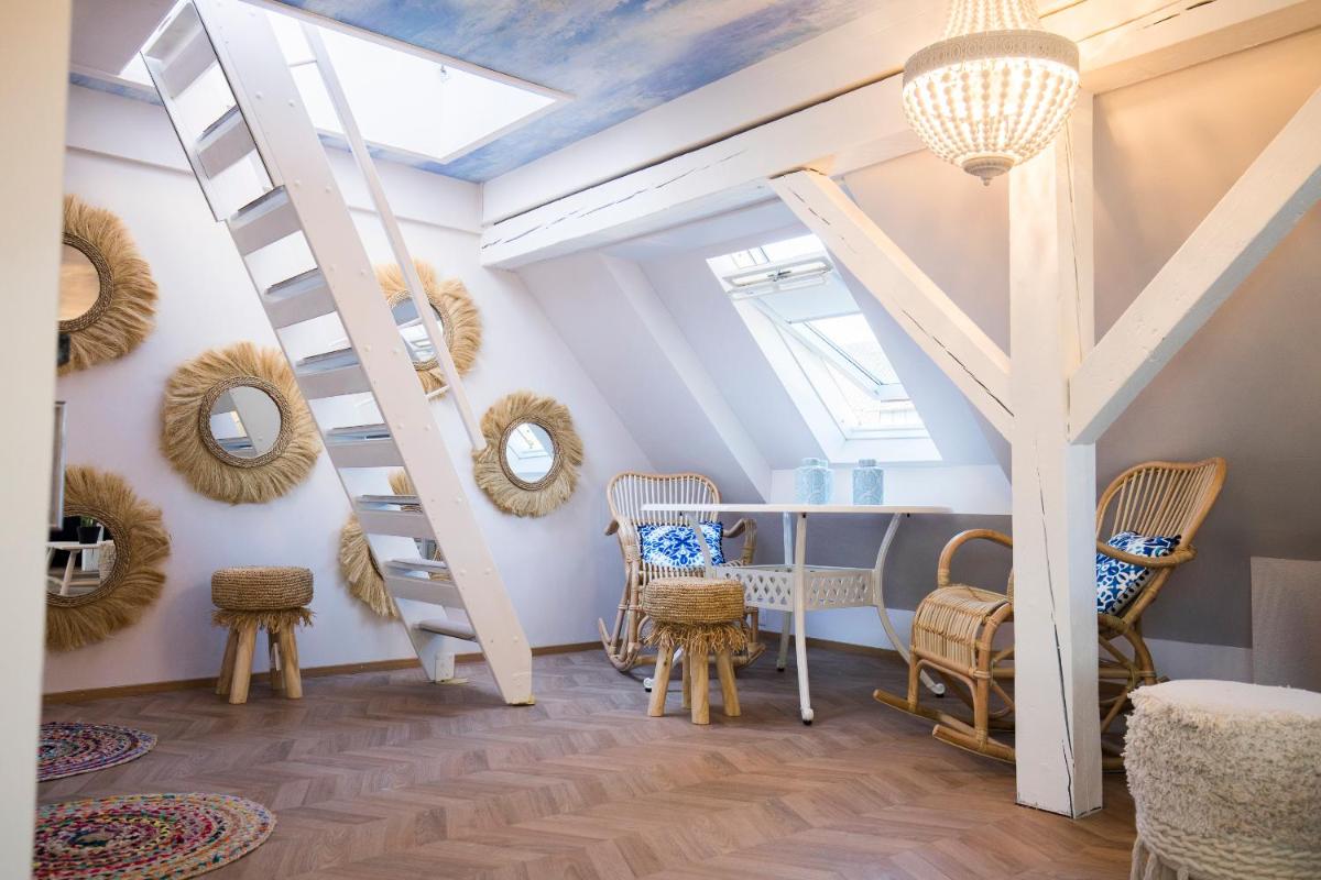 The Henry Self Check-In Guesthouse - Housity