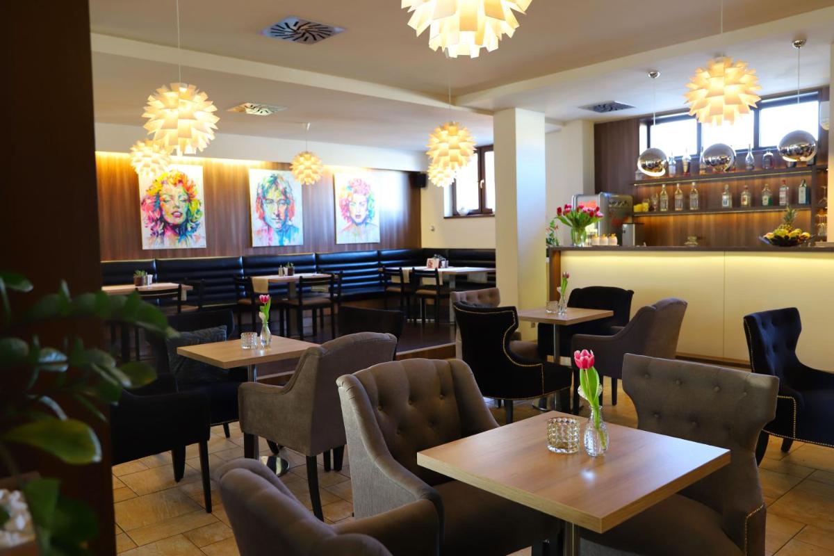 Hotel Rezident - Hizvo