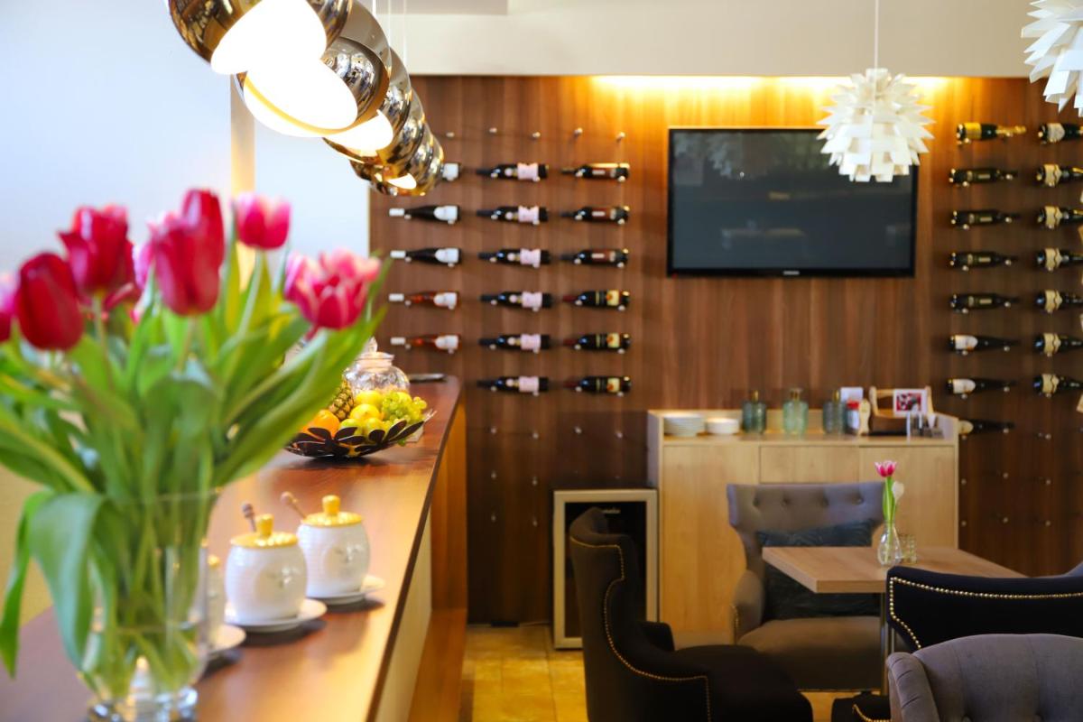 Hotel Rezident - Hizvo