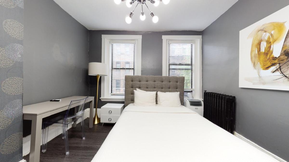 5-23 Perfect Downtown Studio for Two! - Housity