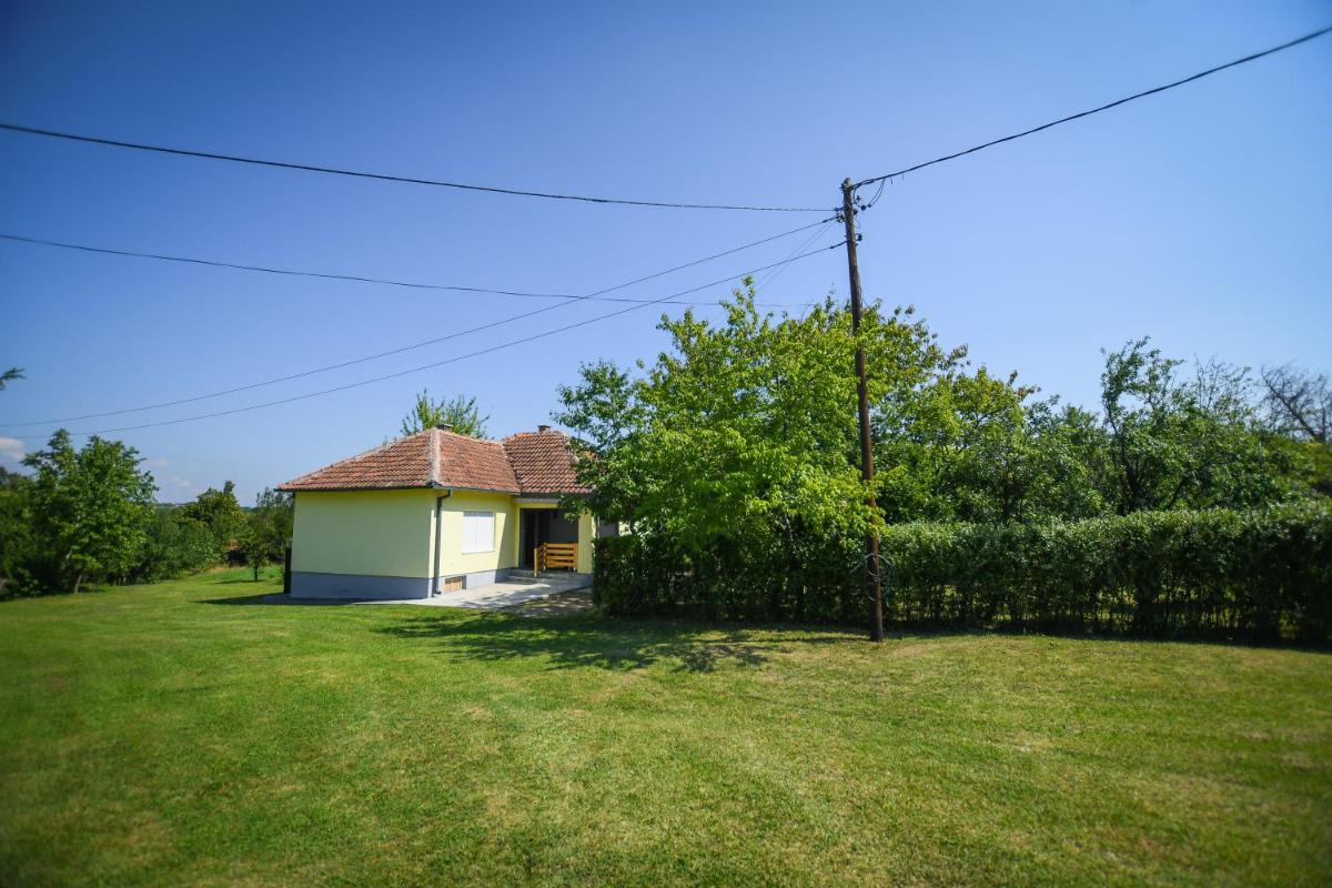 Seoska kuca Stojanović - Housity