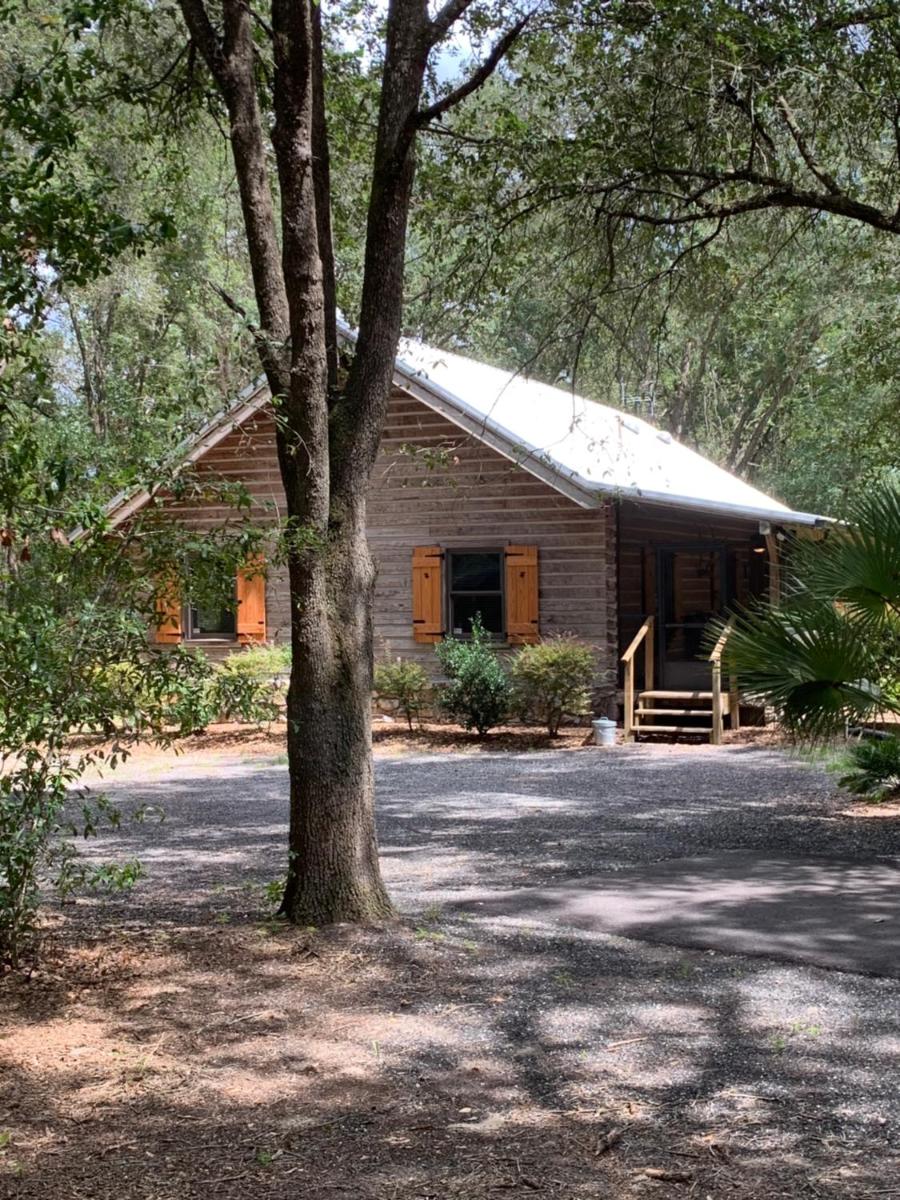 Log Home Guest House - Housity