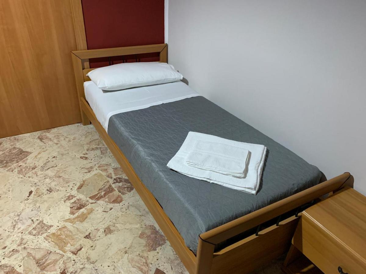 CASA VACANZE LINA - Housity