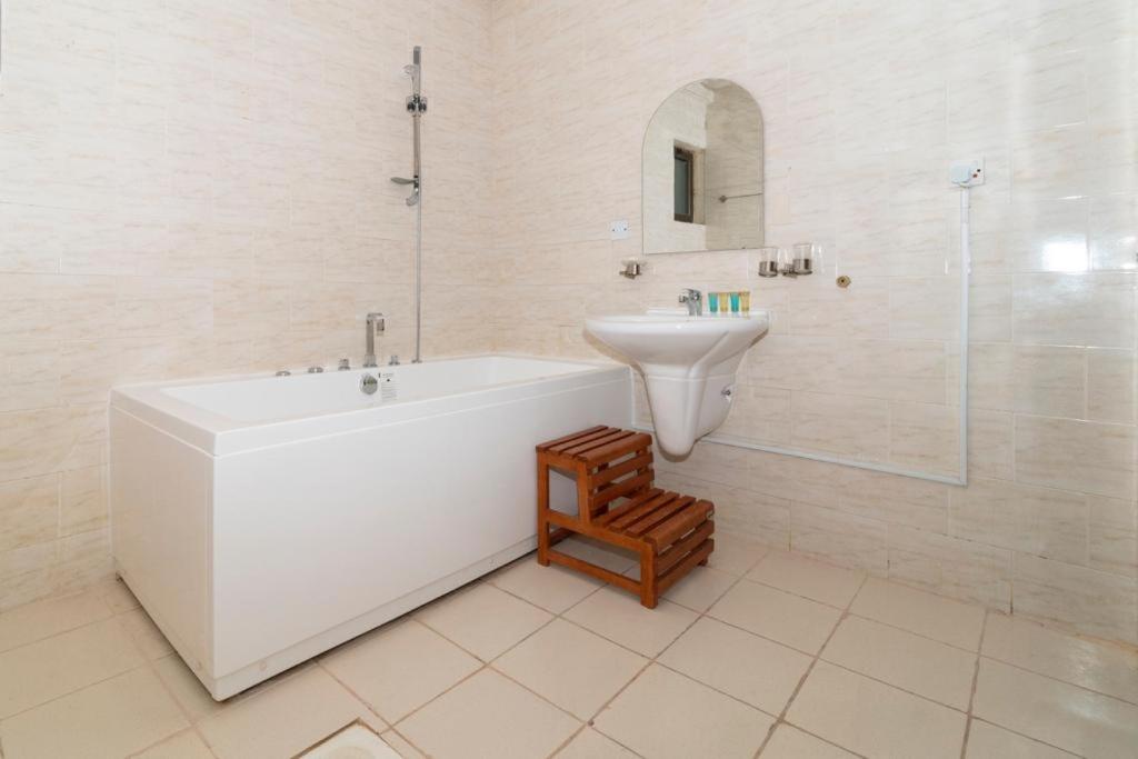 Suitetrails - Al Masem Luxury Hotel Suites 3 Al Ahsa