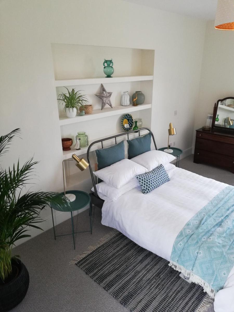 Next door at Broomfield House - Housity