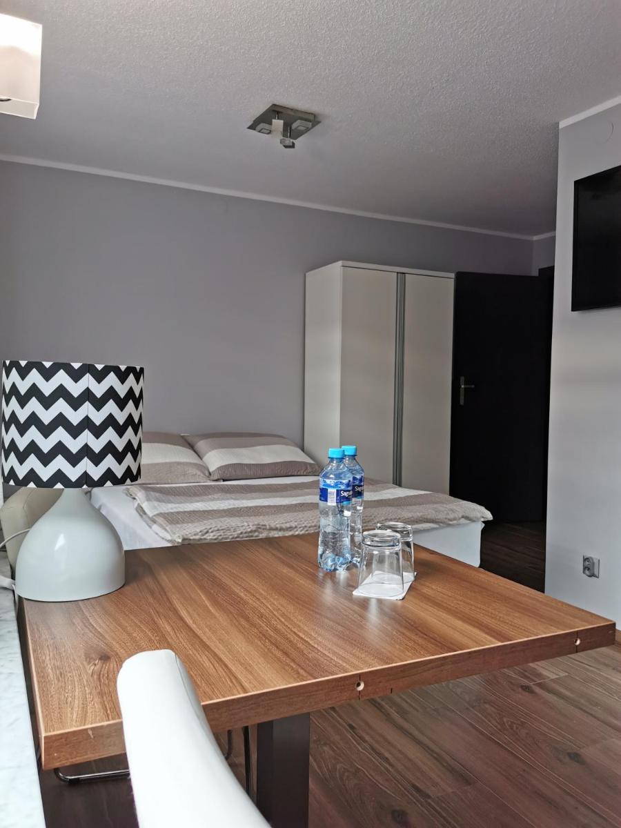 10 Bed And Breakfast - Housity