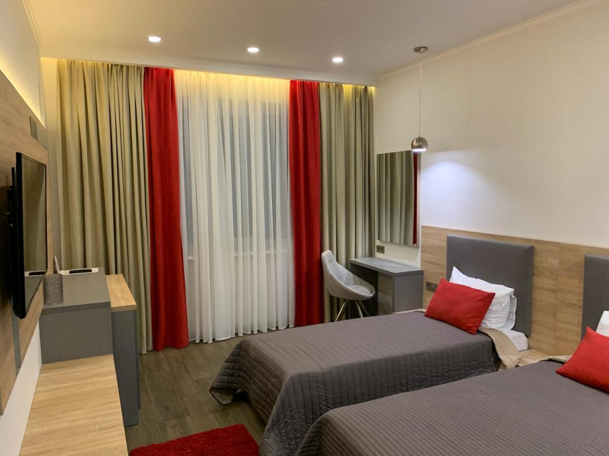 Premium Hotel - Housity