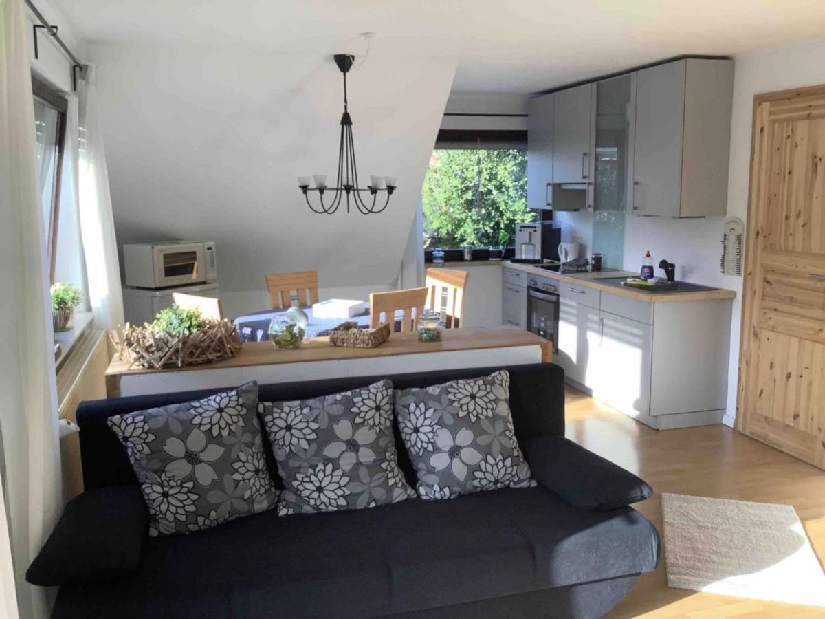 Spechtstraße 65 Ferienwohnung - Hizvo