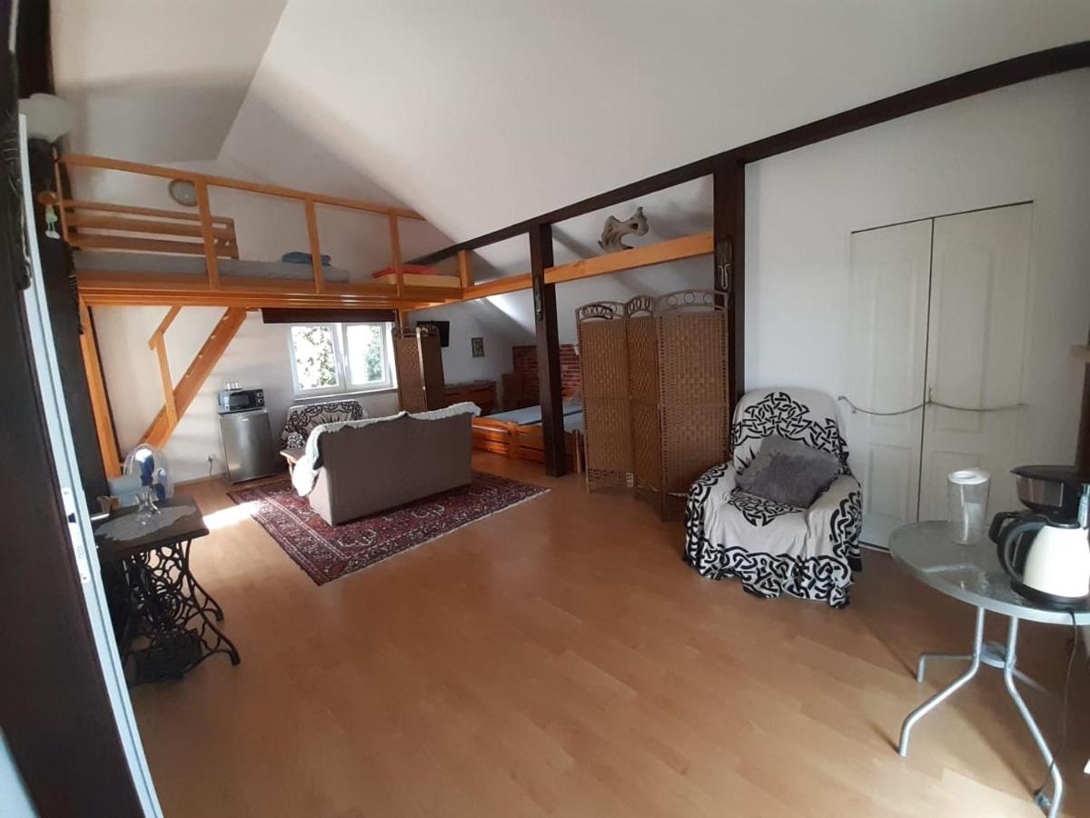 Apart - House - Housity