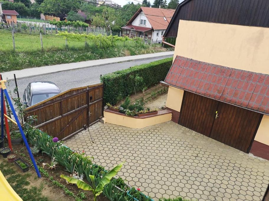Karos Centrál Apartmanház - Housity