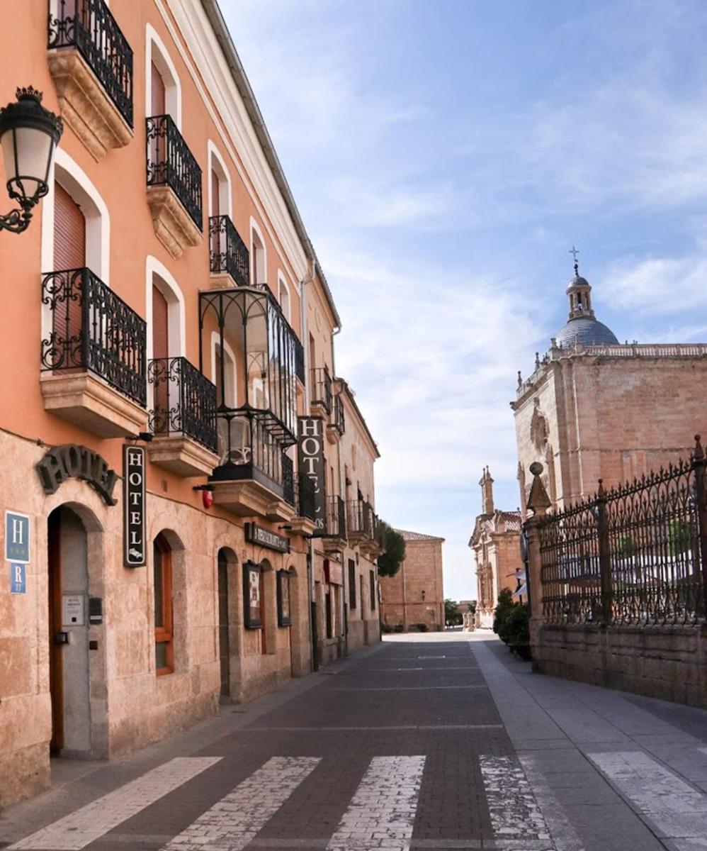 Hotel Arcos Catedral - Housity