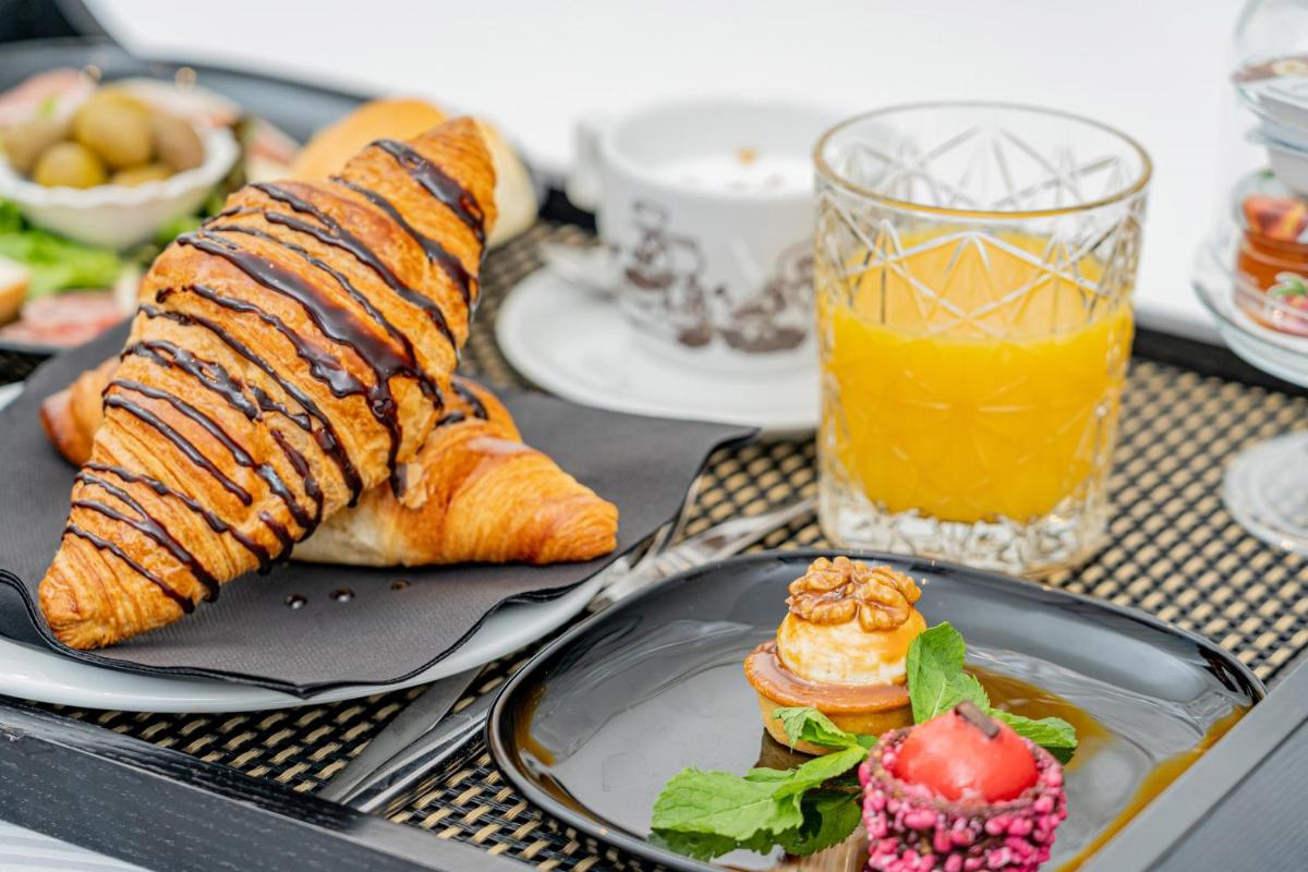 WALLURE - Tickled Hotel & Wellness - Housity