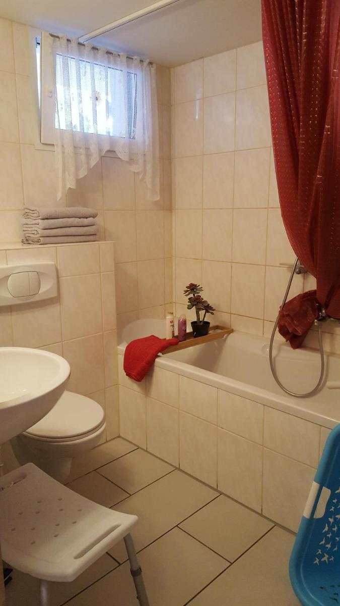 Am Berg-Ferienwohnung - Housity