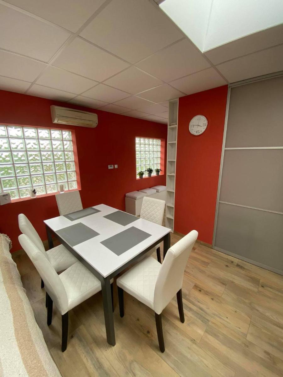 Apartamenty na 12 - Housity