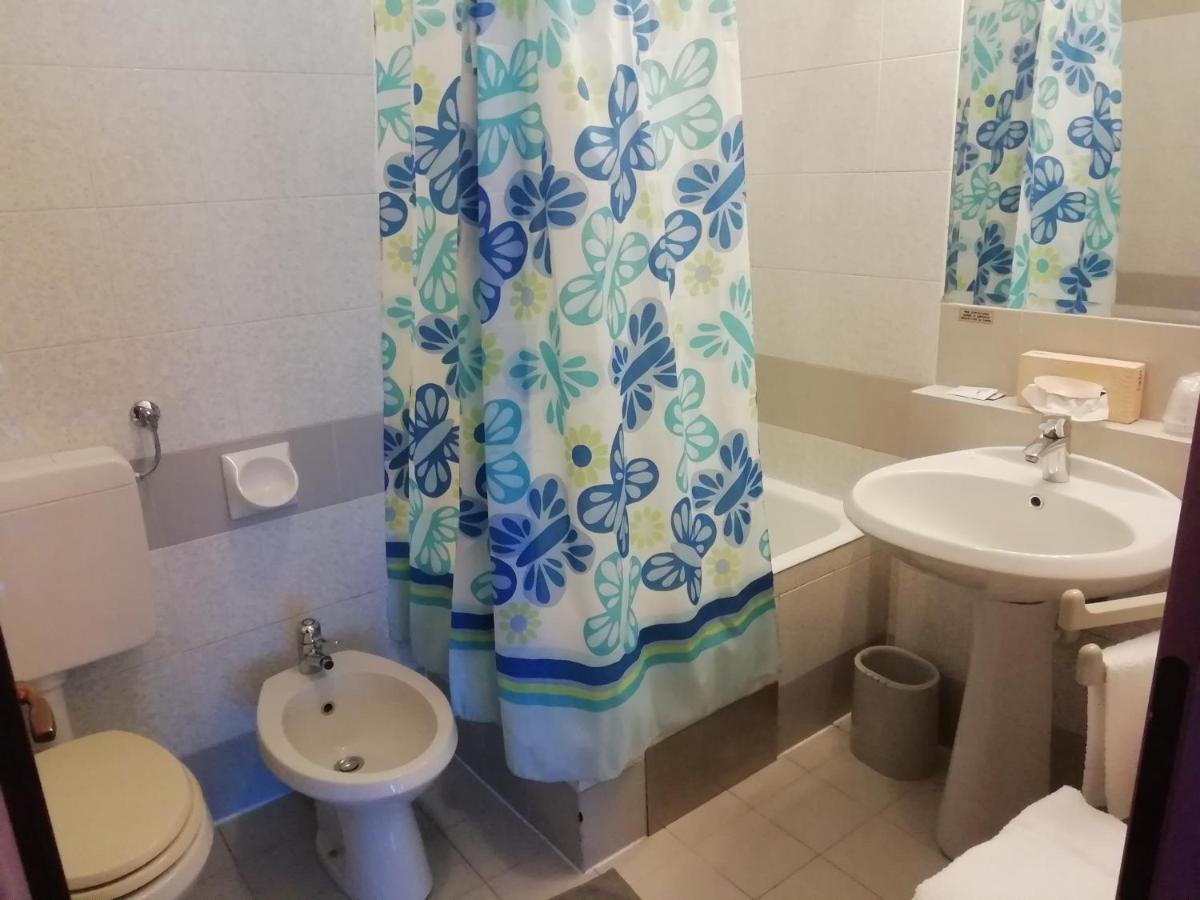 Hotel Rezia Valtellina - Housity