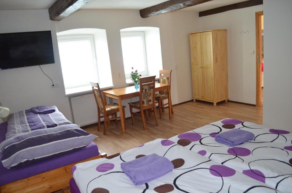 Apartmány Kosmonosy, Hradištská 181 - Housity