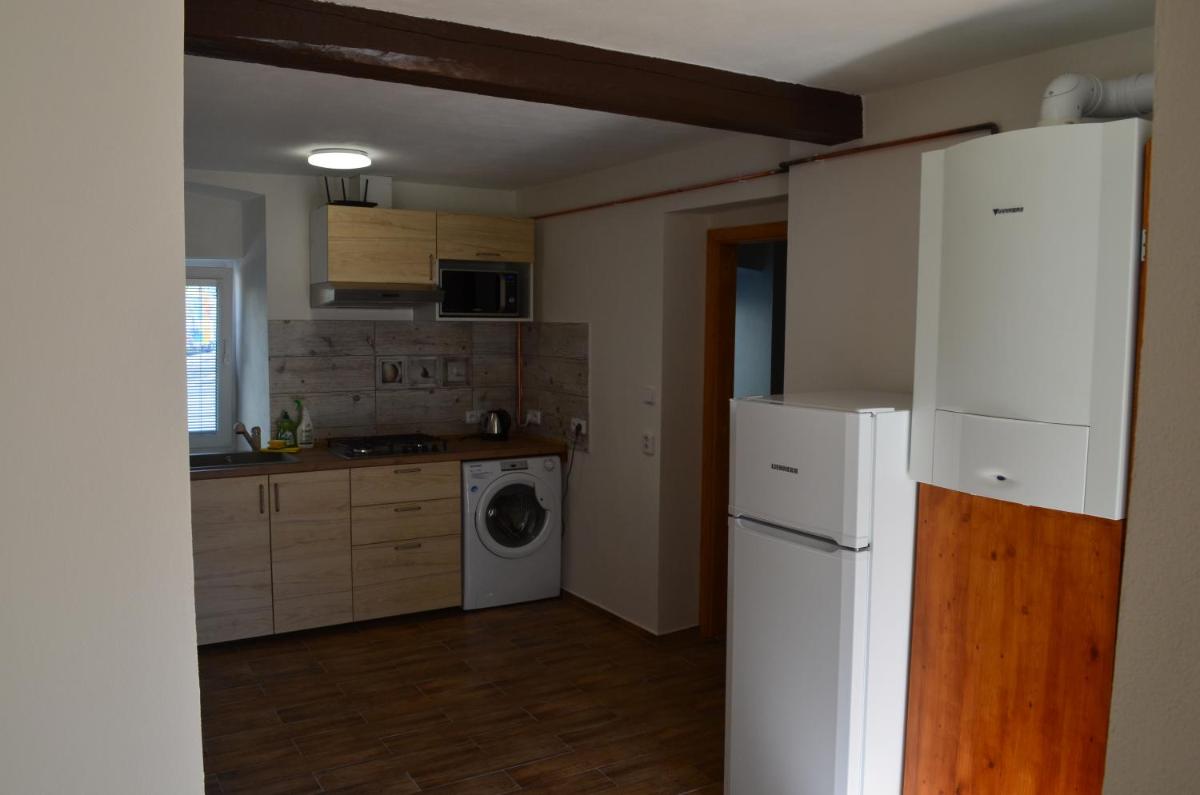 Apartmány Kosmonosy, Hradištská 181 - Housity