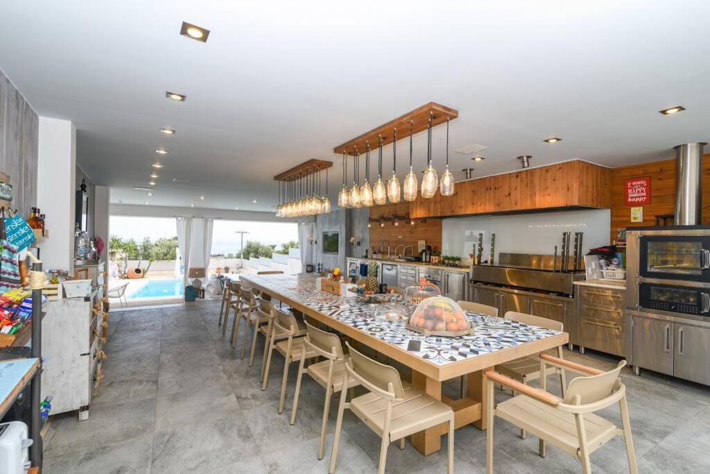 Suitetrails - Luxurious Villa MALOMAR