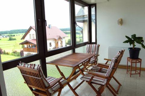 Ferienhaus - Vakantiehuis, Ferienwohnung, 100 qm, Rollmann, 54578 Nohn, Eifel- Nürburgring - Housity