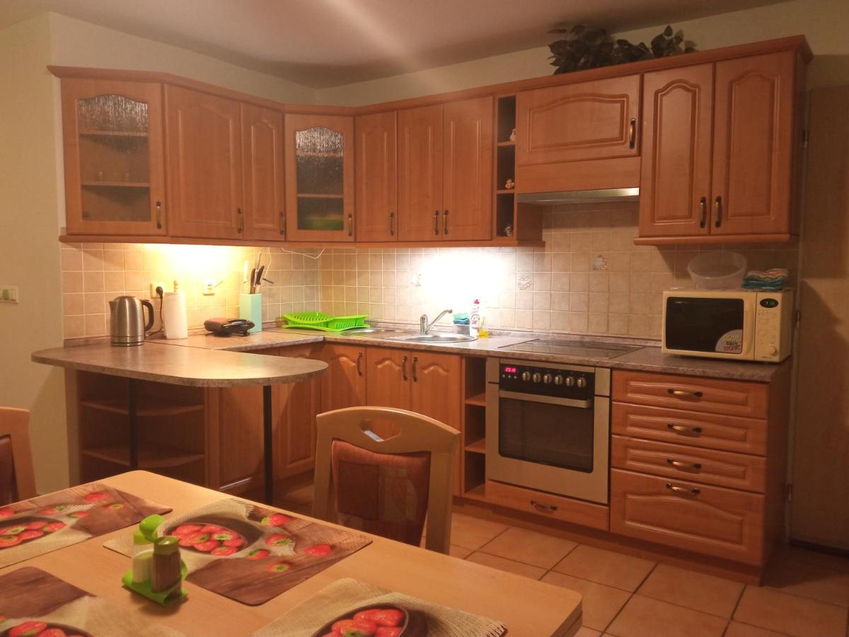 Celý rodinný dům na venkově - Housity