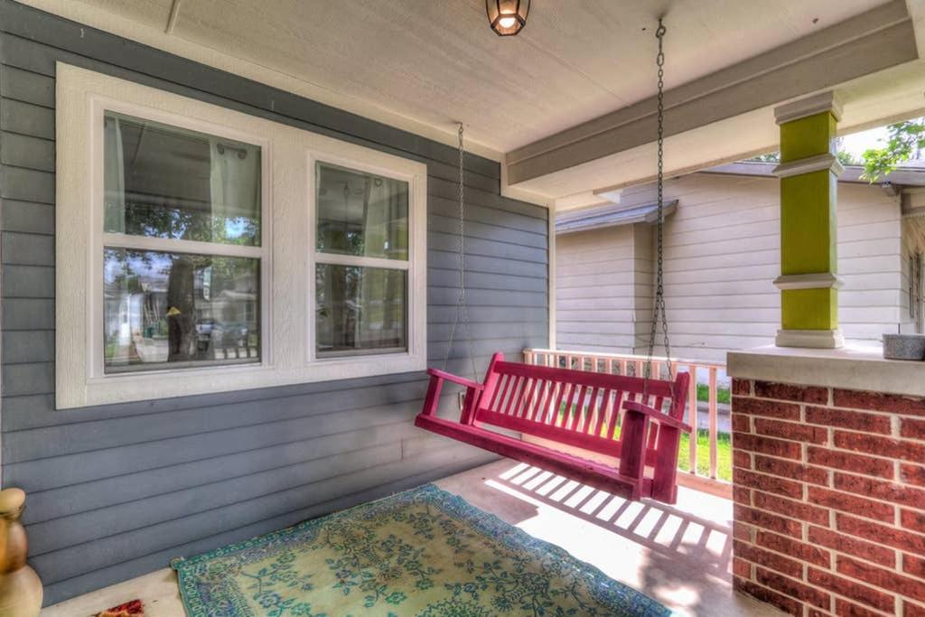 Vals Eclectic Classen Cottage - Housity