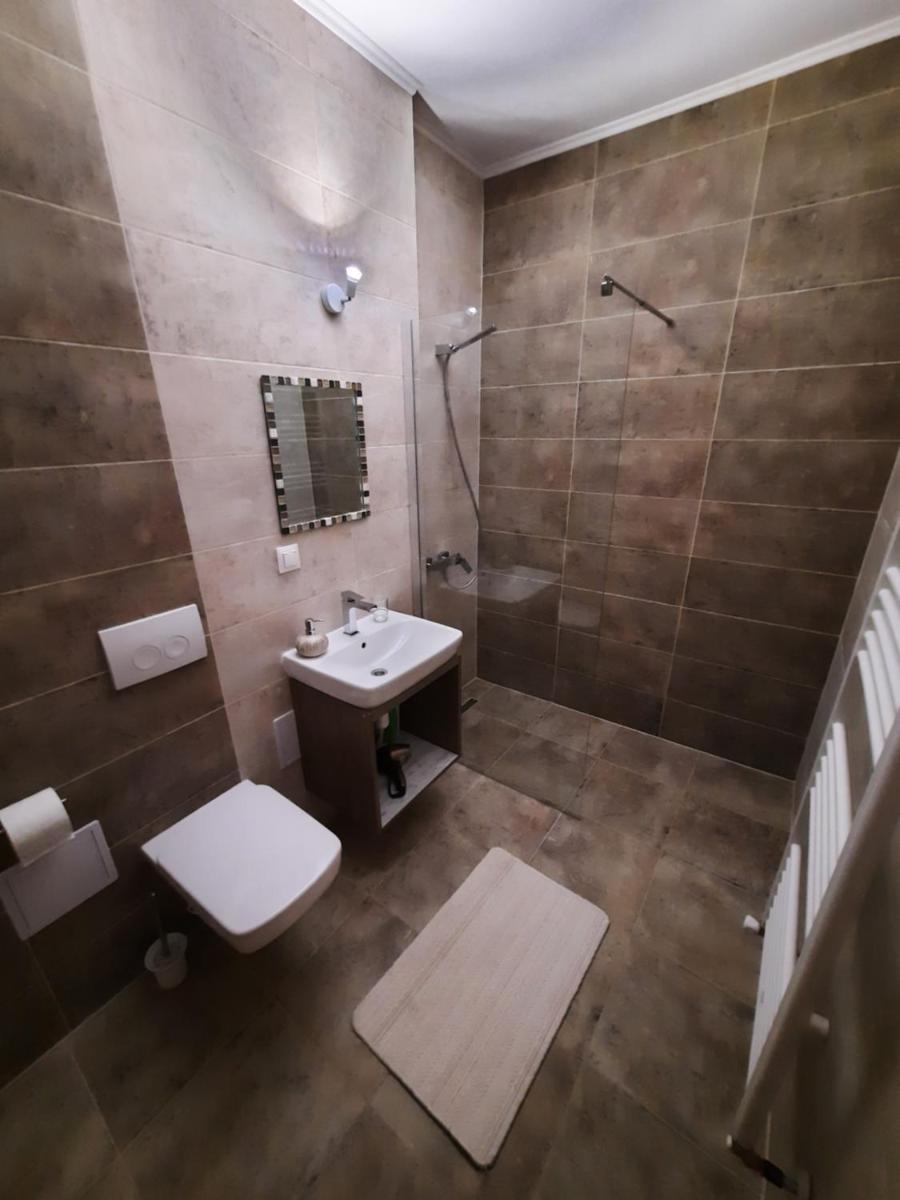 New Grey Residence Apartament - Housity