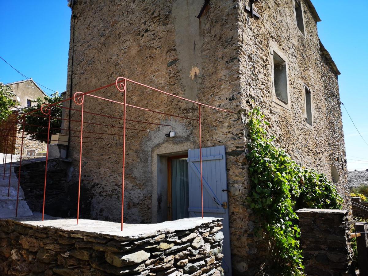 Suitetrails - Maison de village à 2 km de la mer SISCO Cap Corse 15 kms Bastia