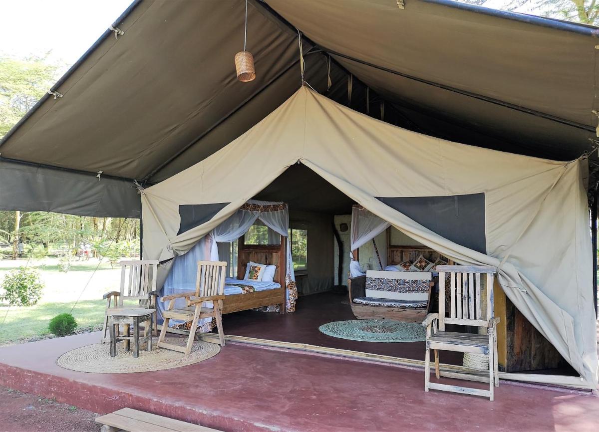 Africa Safari Lake Manyara located inside a wildlife park - Housity