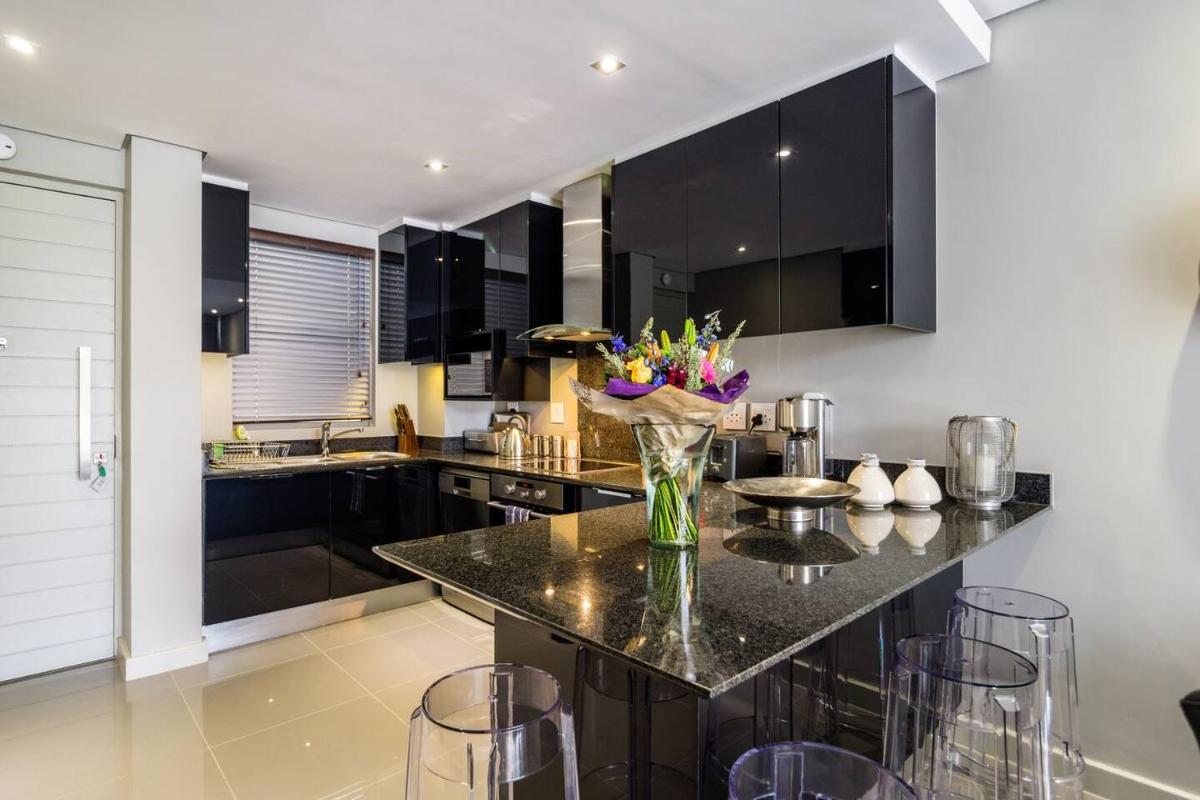 Lux Andringa Walk Apartments - Housity